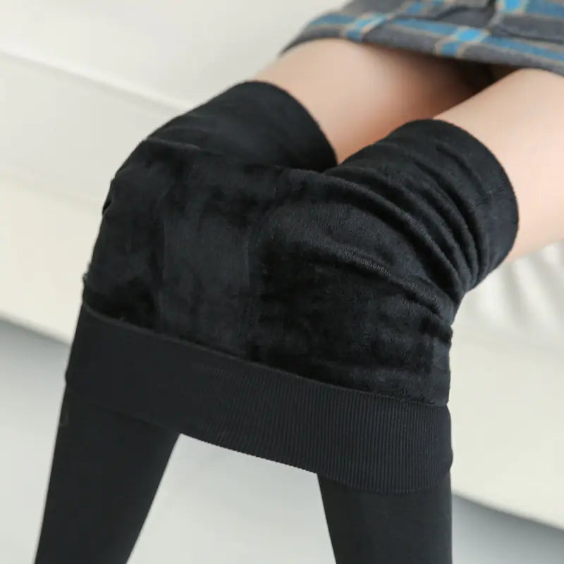 Aura13 Pearl Velvet Winter Leggings – Fleece-Lined Warmth with Soft-Luxury Comfort