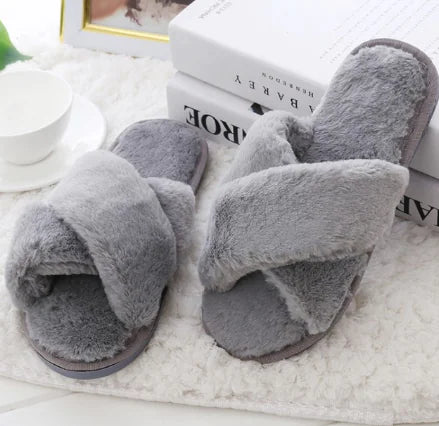 Aura13 Plush Faux Fur Slippers – Cozy Women’s Winter Home Shoes with Soft Lining & Non-Slip Sole