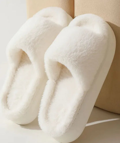 Aura13 Women’s Cozy Fluffy Winter Slippers – Faux Fur Indoor Slides for Warmth & Style